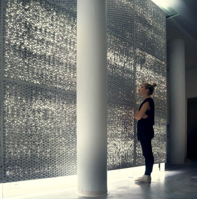 Mur acoustique Wennerström en béton translucide conçu par Butong AB